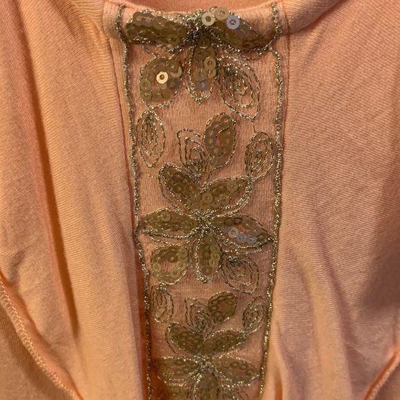 Light pink sleeveless top w/ sequins and ruffles - Picture 4 of 4